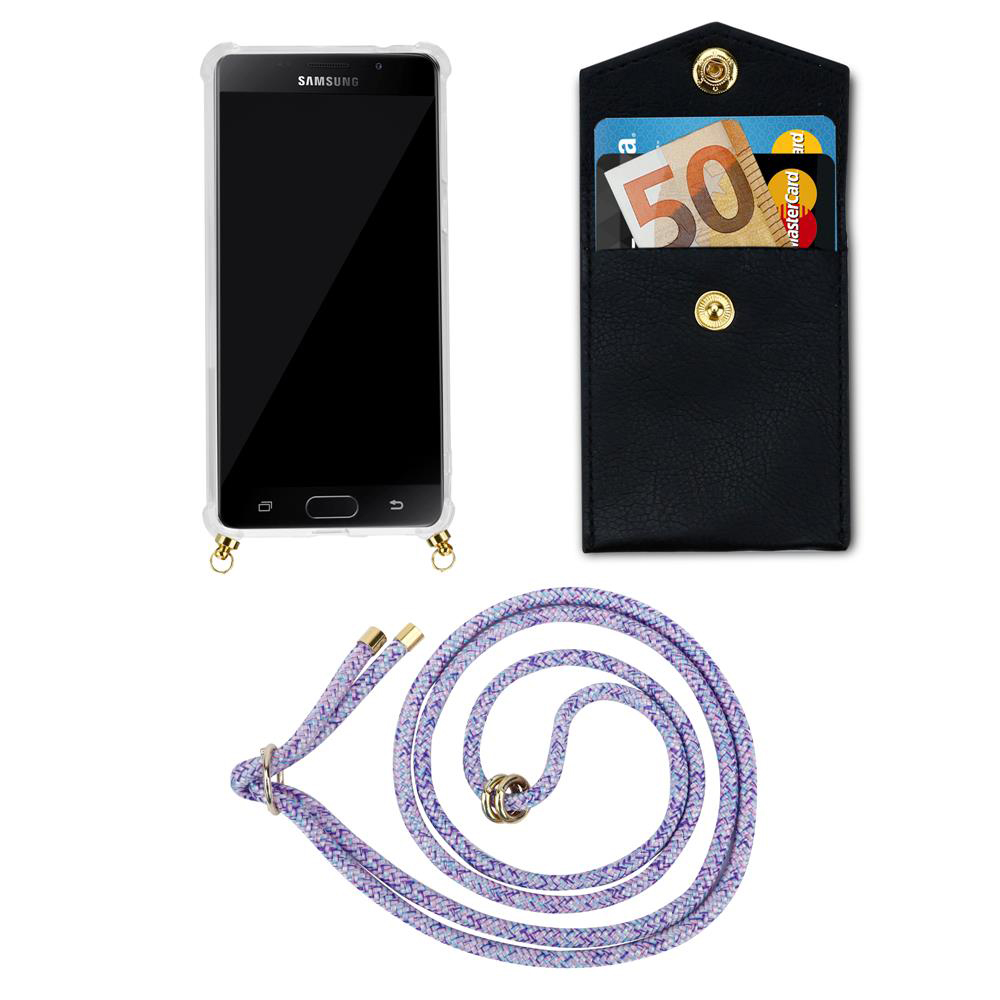 Un smartphone en funda, un tarjetero negro y un cordón morado.
