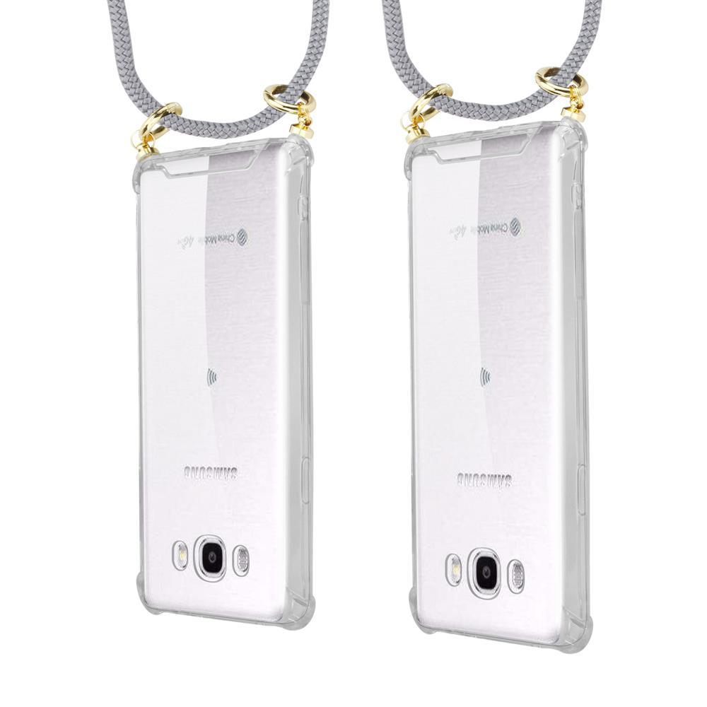 Due telefoni Samsung in custodie trasparenti con laccetti.