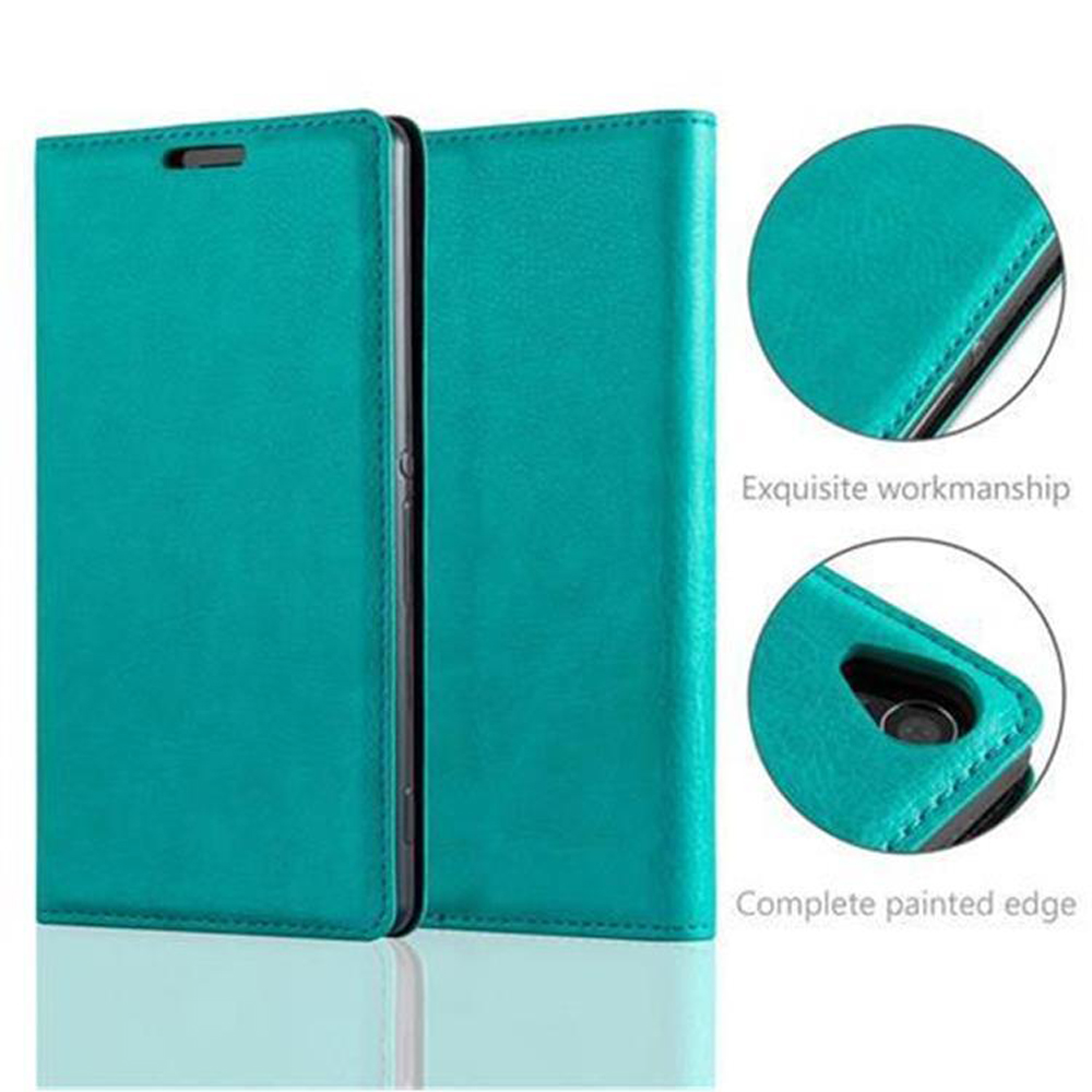 Se muestran dos fundas tipo libro de cuero turquesa para smartphones. Primeros planos muestran costuras y recorte de cámara.