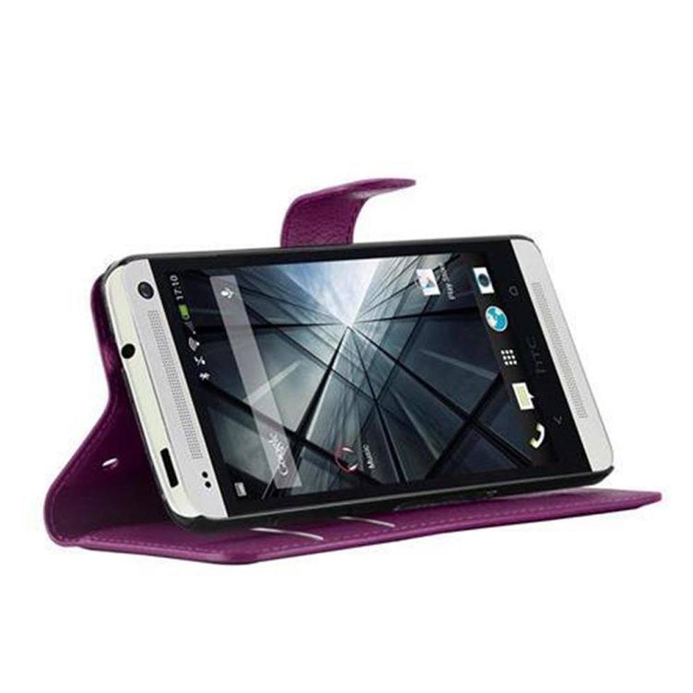 Una custodia viola protegge uno smartphone con uno sfondo astratto.