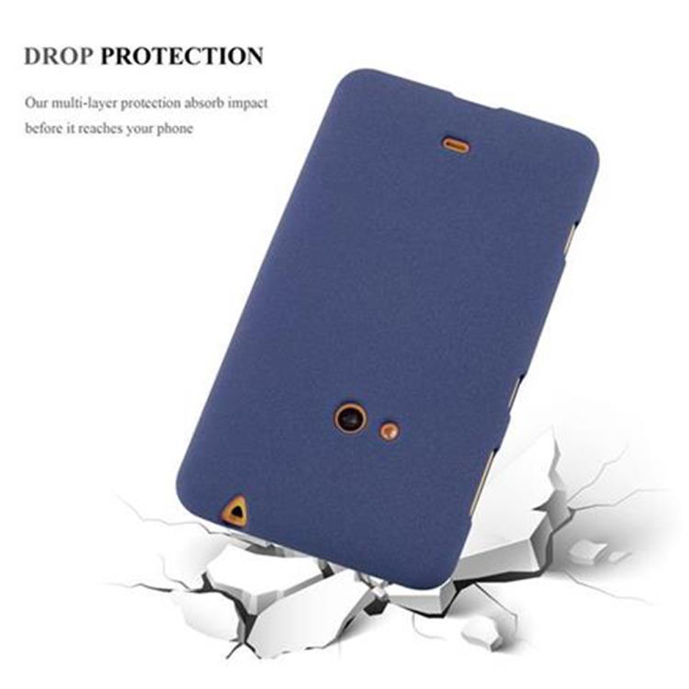 Funda de teléfono azul oscuro sobre suelo agrietado. Protección.