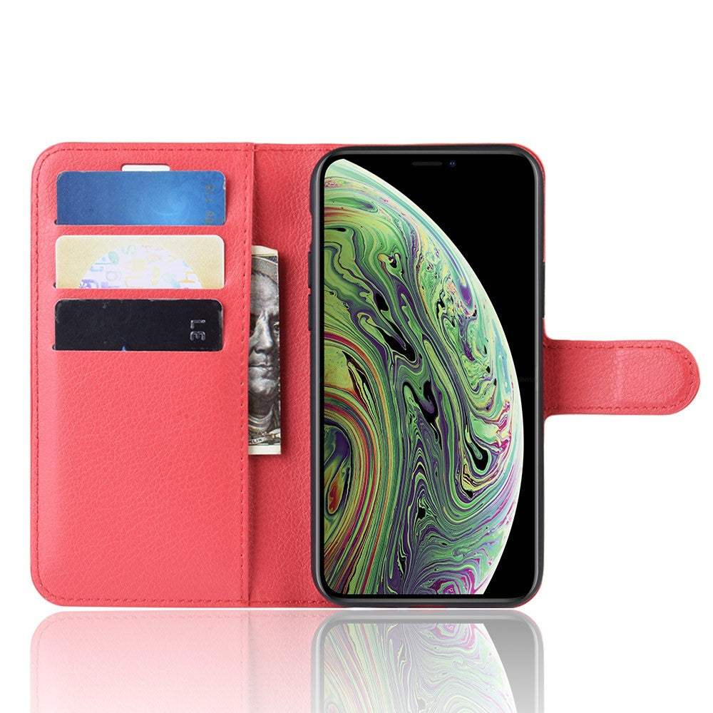 Custodia rossa per telefono con fessure per carte, aperta con smartphone e banconota.