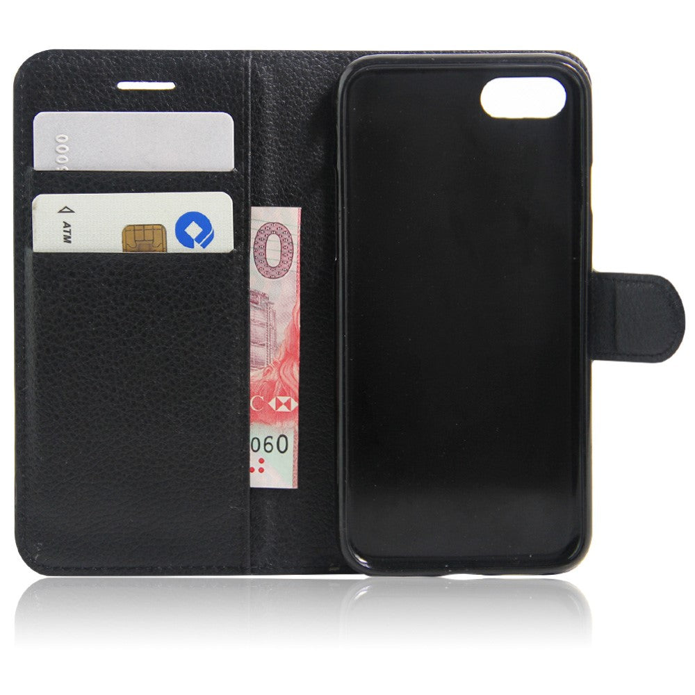Custodia nera a libro per telefono con slot per carte.