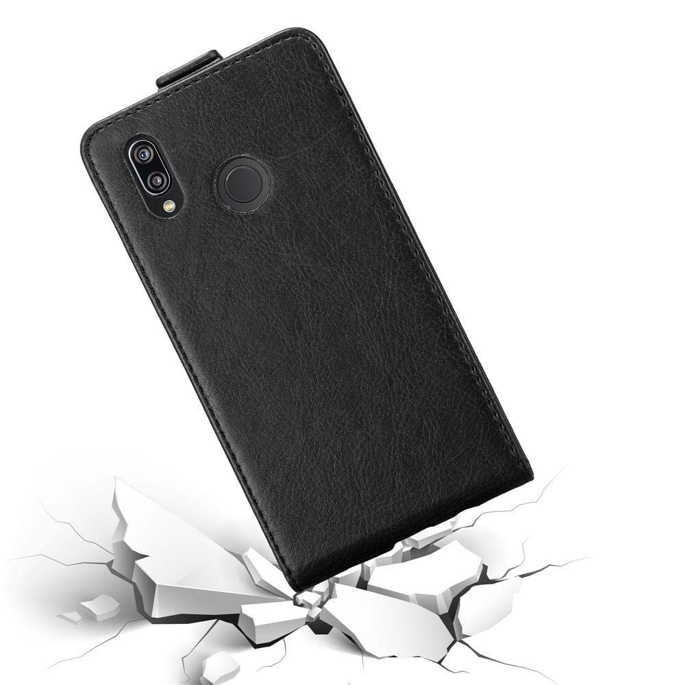 Custodia nera per telefono con doppio sistema di fotocamere e sensore di impronte digitali che cade su terreno incrinato.