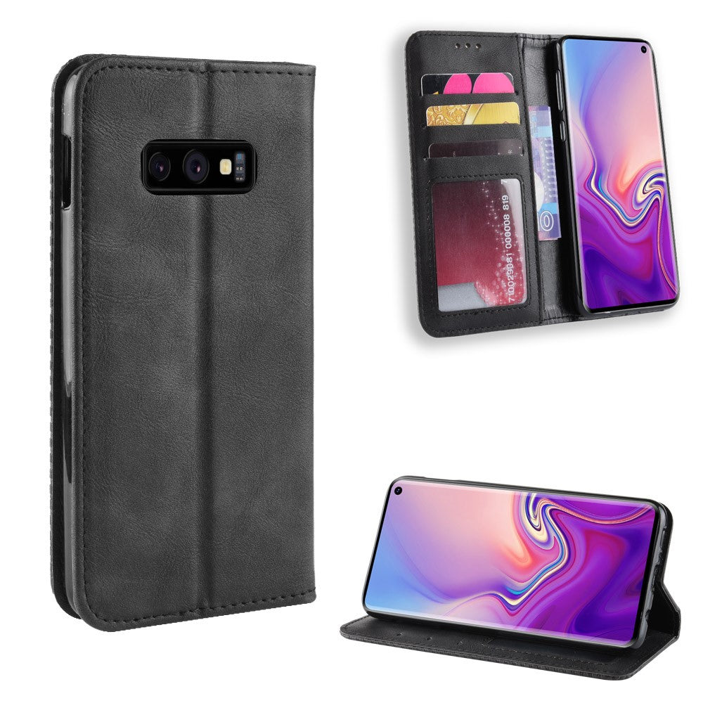 Custodia nera per telefono con slot per carte, display aperto e vista chiusa.