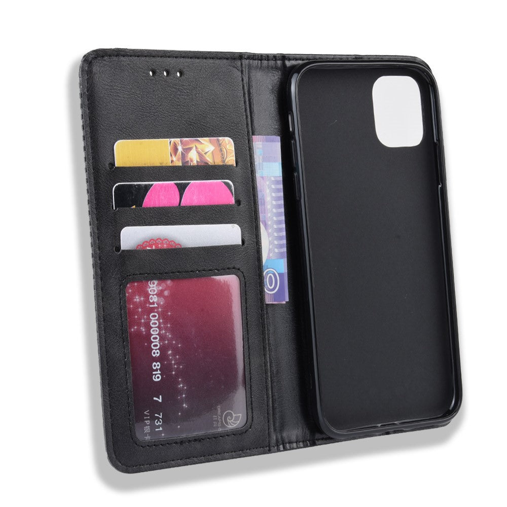Custodia a portafoglio in pelle nera con slot per carte e tasca.