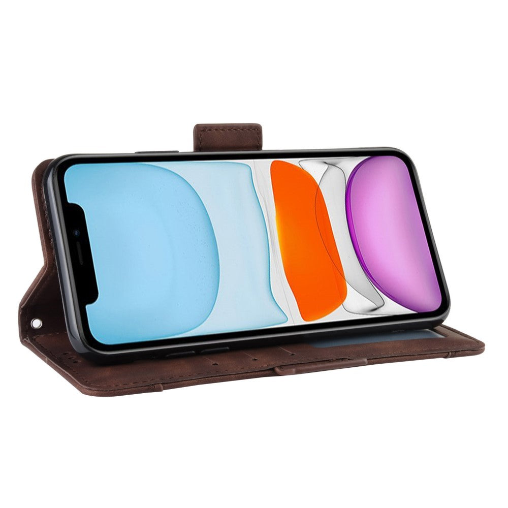Custodia a libro in pelle marrone per smartphone con copertina aperta.