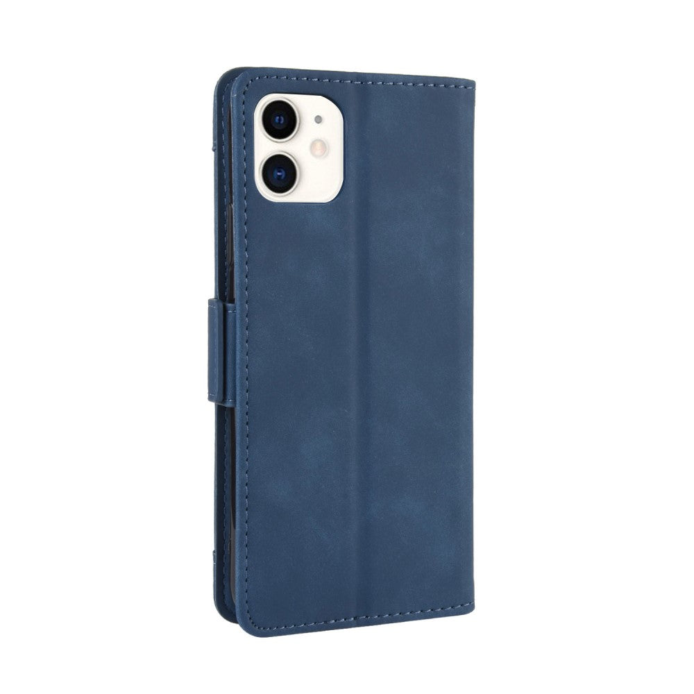 Una custodia per telefono blu scuro con ritaglio per fotocamera, su sfondo bianco.