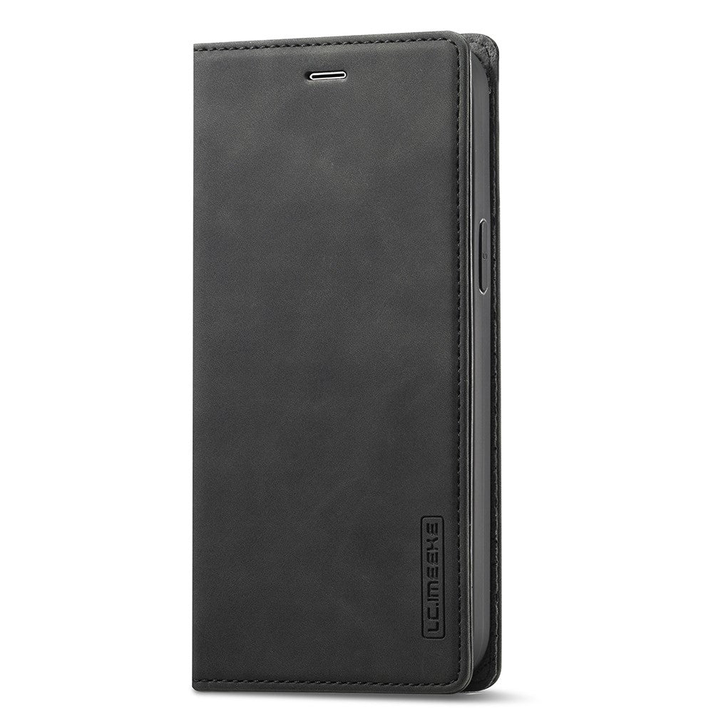 Custodia a libro in pelle nera per telefono con cuciture e logo.