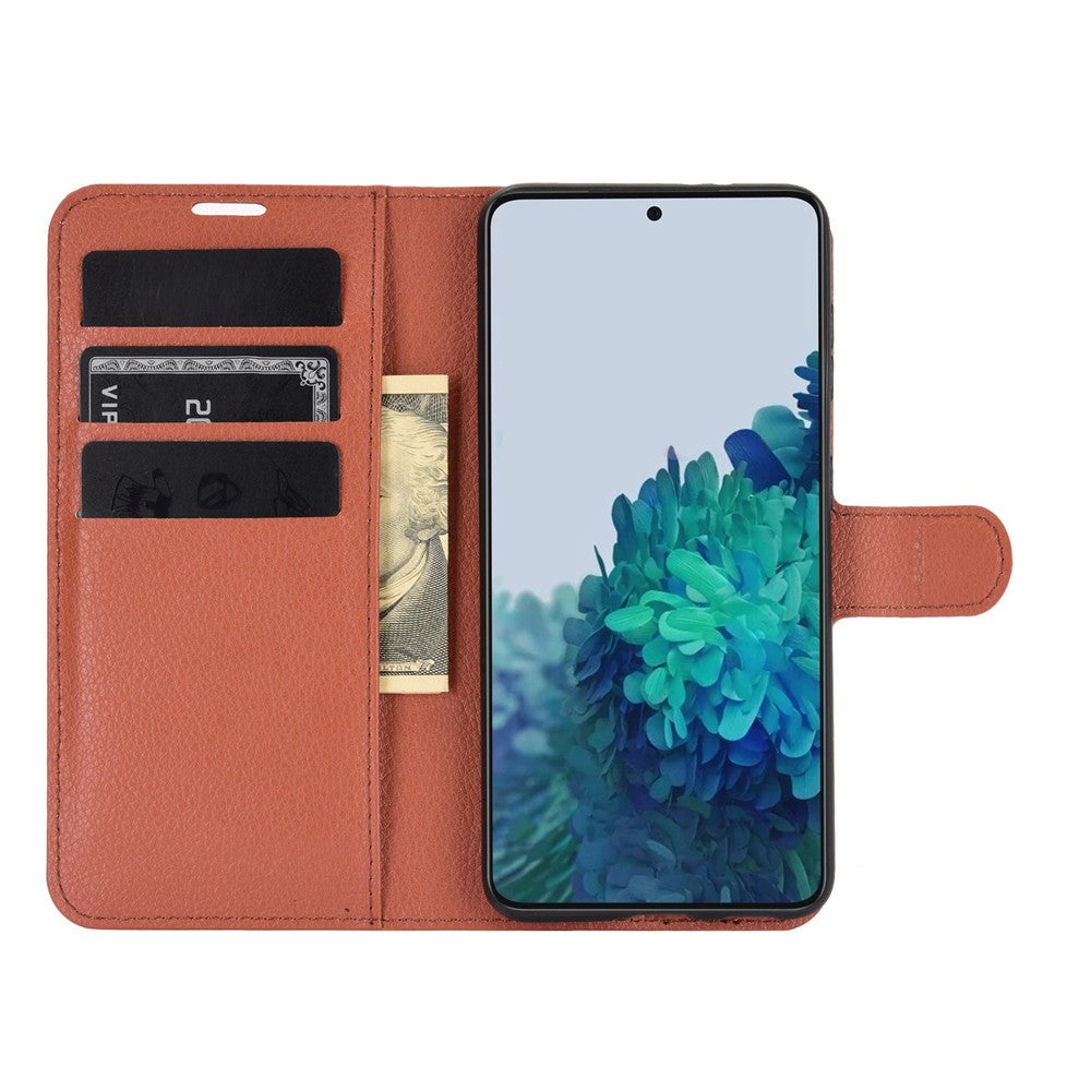 Custodia per telefono marrone con slot per carte e banconota, mostra smartphone.
