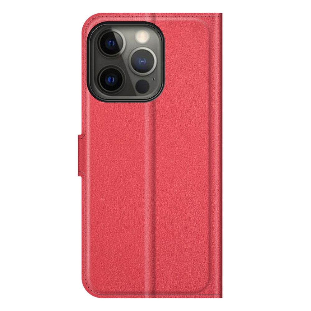 Custodia rossa per cellulare con sistema di fotocamere e cuciture verticali.