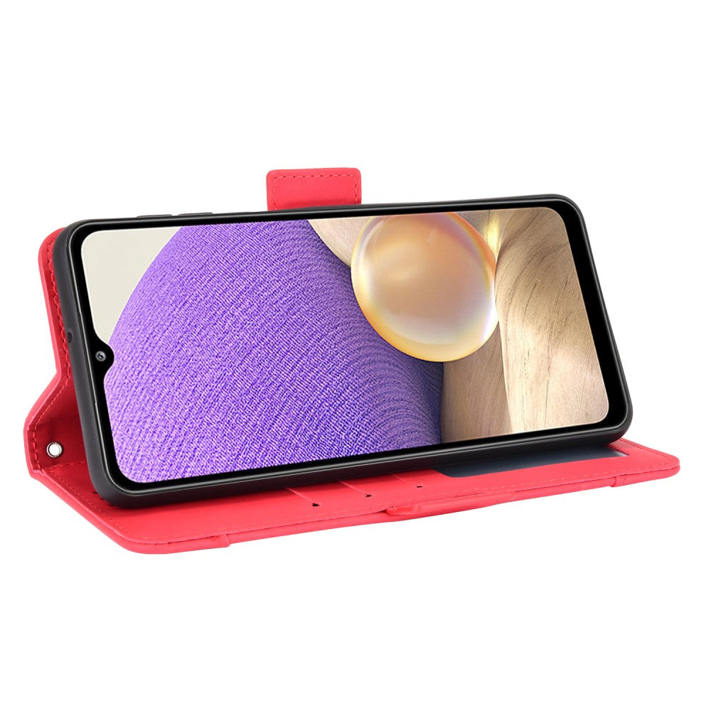 Custodia a libro rossa aperta mostra schermo smartphone con sfondo viola.