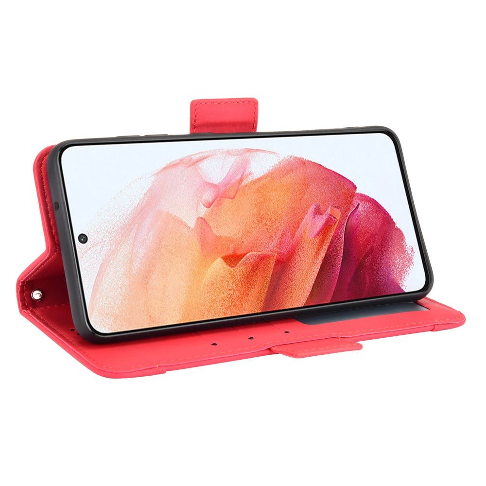 Custodia a libro rossa con smartphone che mostra uno sfondo astratto colorato.
