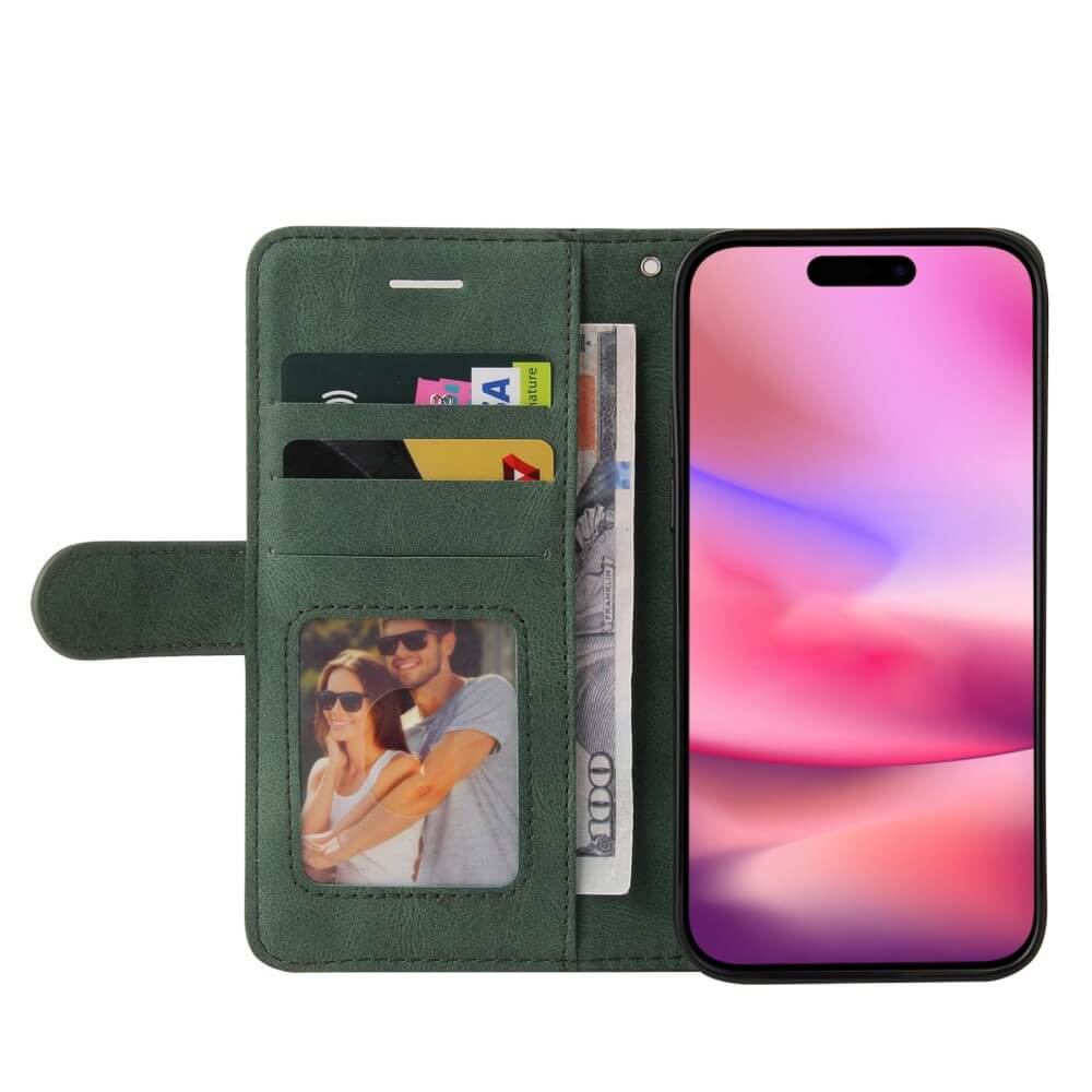 Portafoglio verde con telefono, carte di credito, foto e banconota.