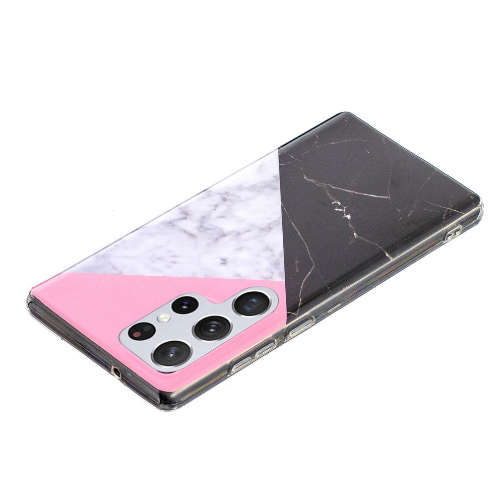 Custodia per telefono con motivo in marmo rosa, bianco e nero.