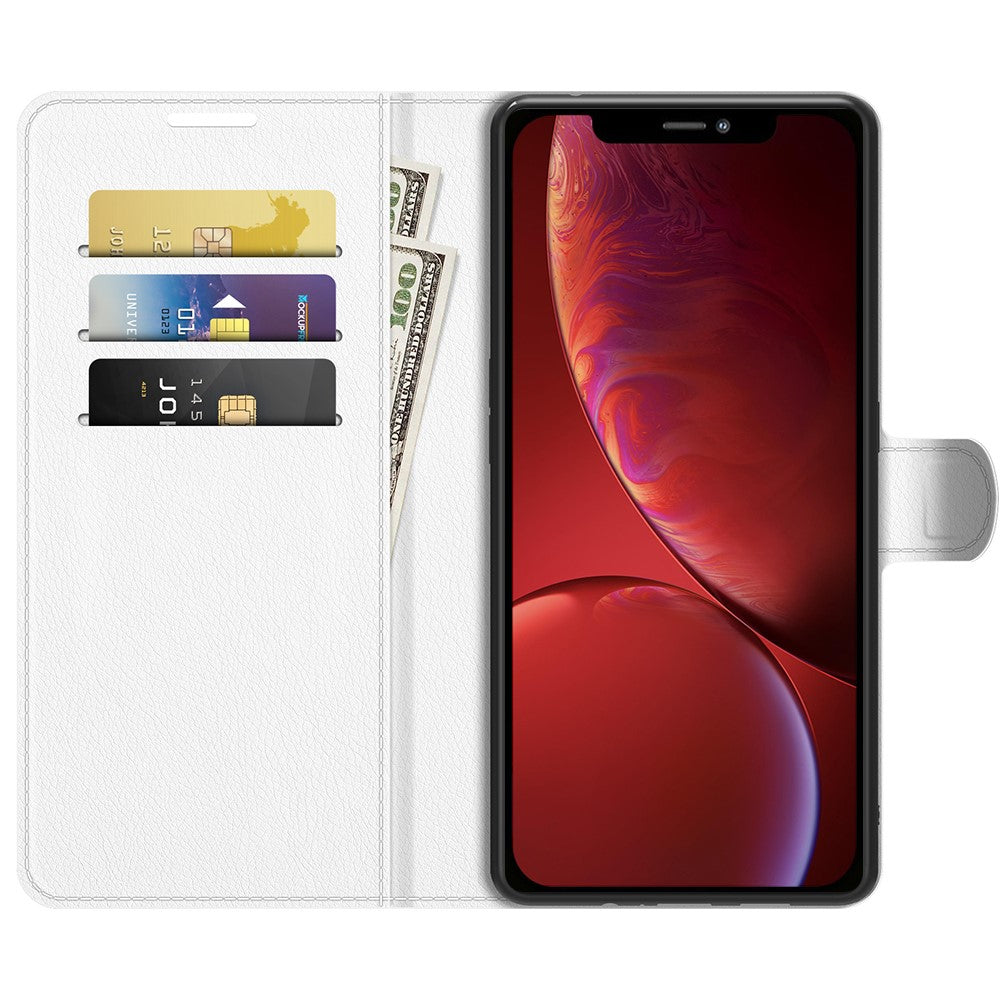 Étui blanc pour téléphone avec fentes pour cartes, billets et écran rouge.