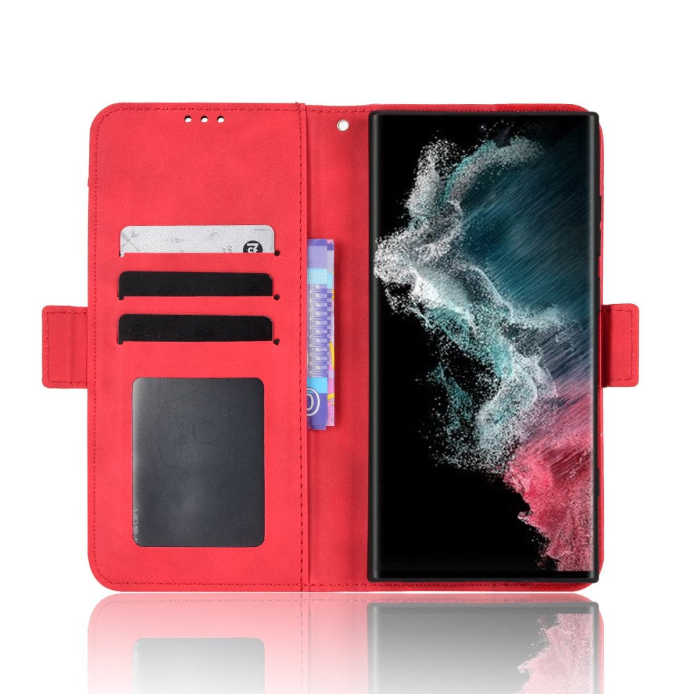 Custodia rossa per telefono con slot per carte, finestra ID e telefono con sfondo astratto.