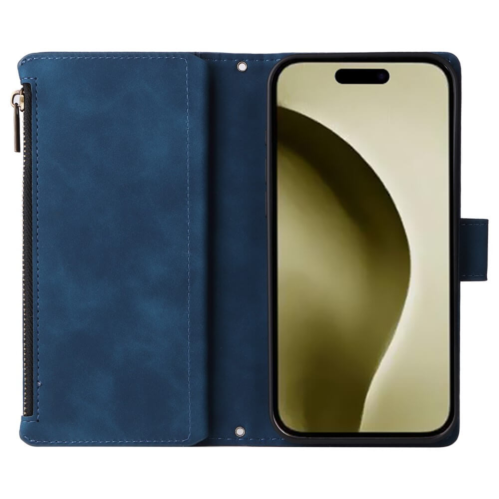 Blaue Handyhülle mit Reißverschluss und Kartenfächern, geöffnet mit Handy.