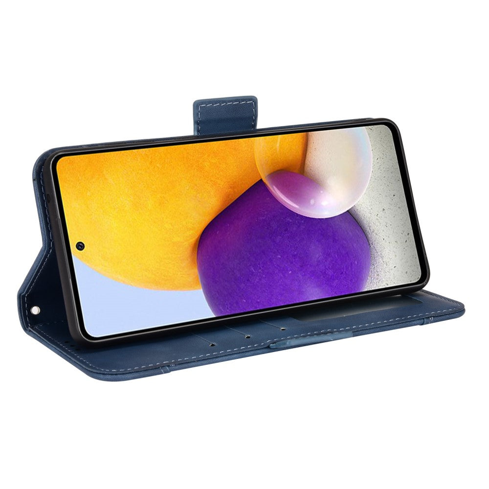 Custodia a libro blu con smartphone che mostra uno sfondo giallo e viola.
