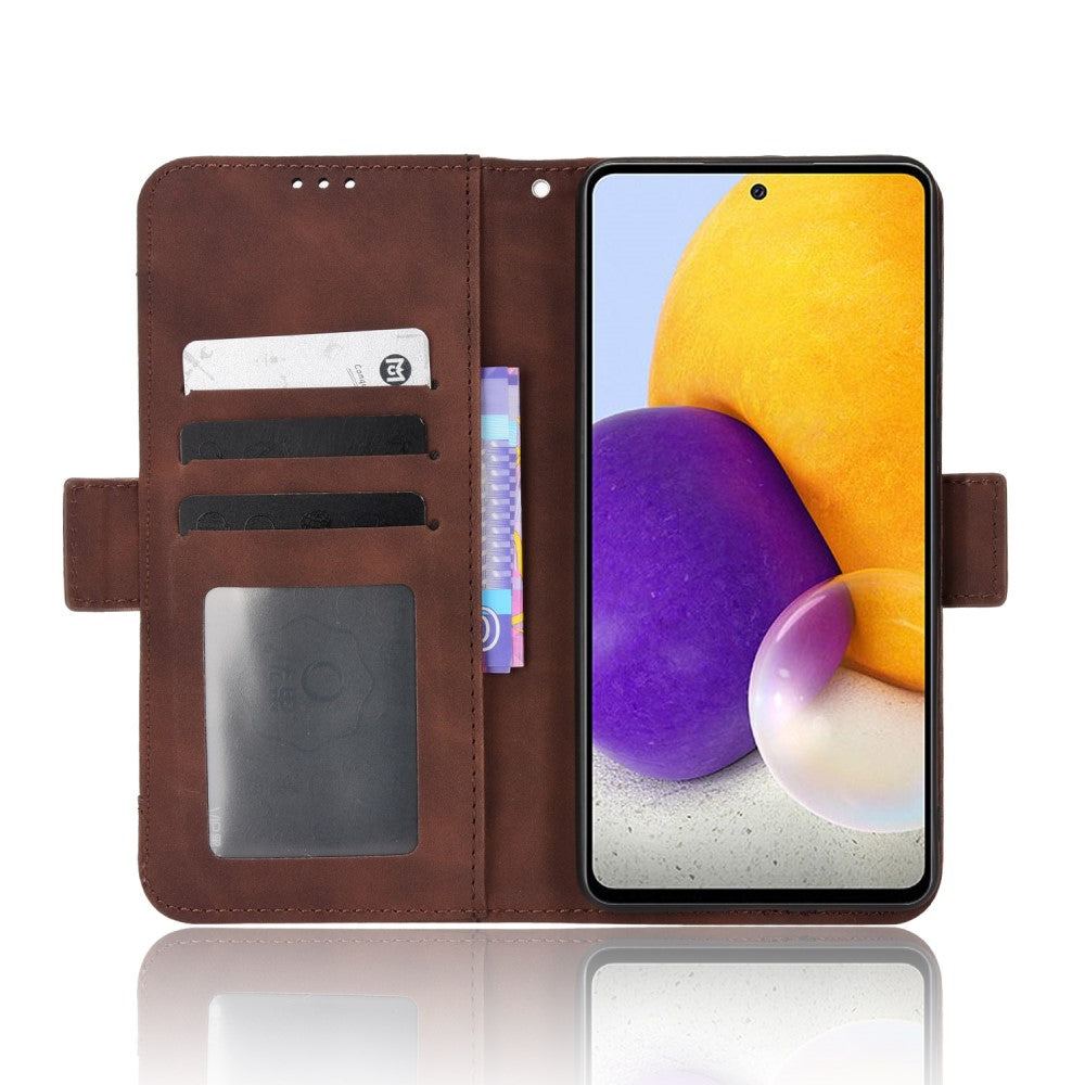 Portafoglio marrone con slot per telefono e porta carte.