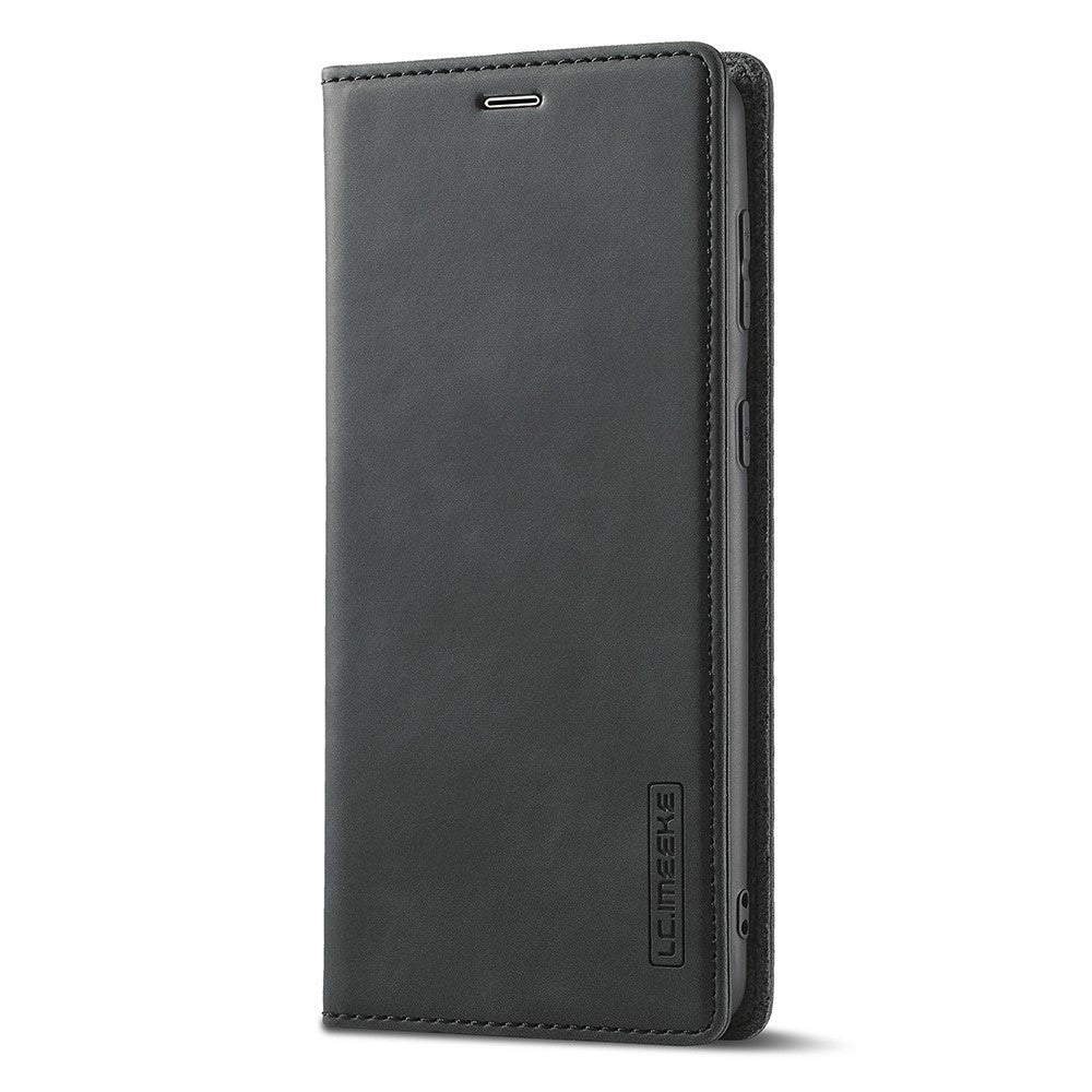 Schwarzes Flip-Case für ein Smartphone mit Logo auf der Vorderseite.