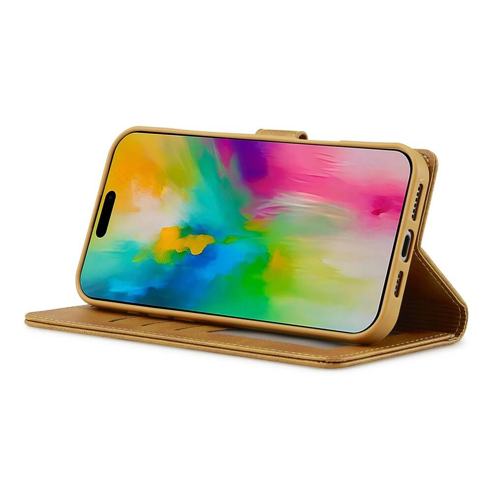 Una custodia dorata per telefono con uno sfondo astratto colorato.