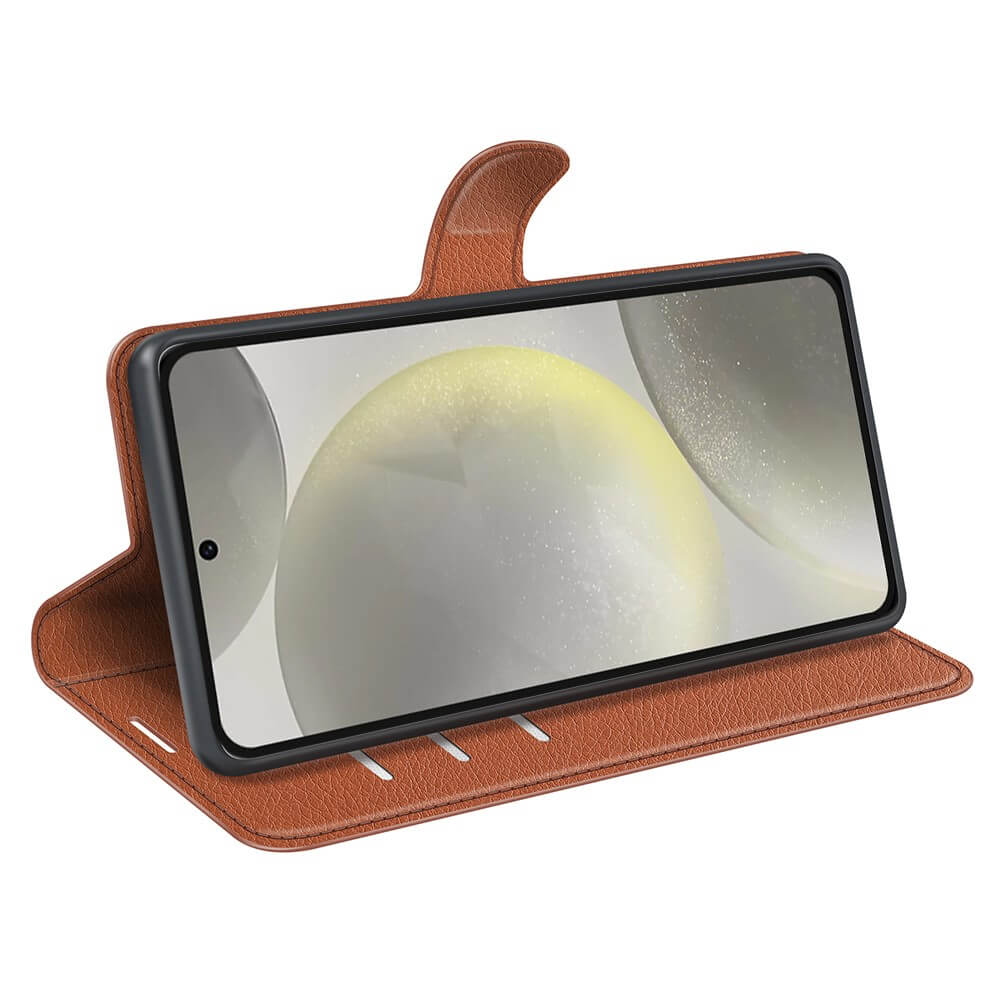 Braunes Leder-Flip-Case für ein Smartphone mit geöffnetem Bildschirm.