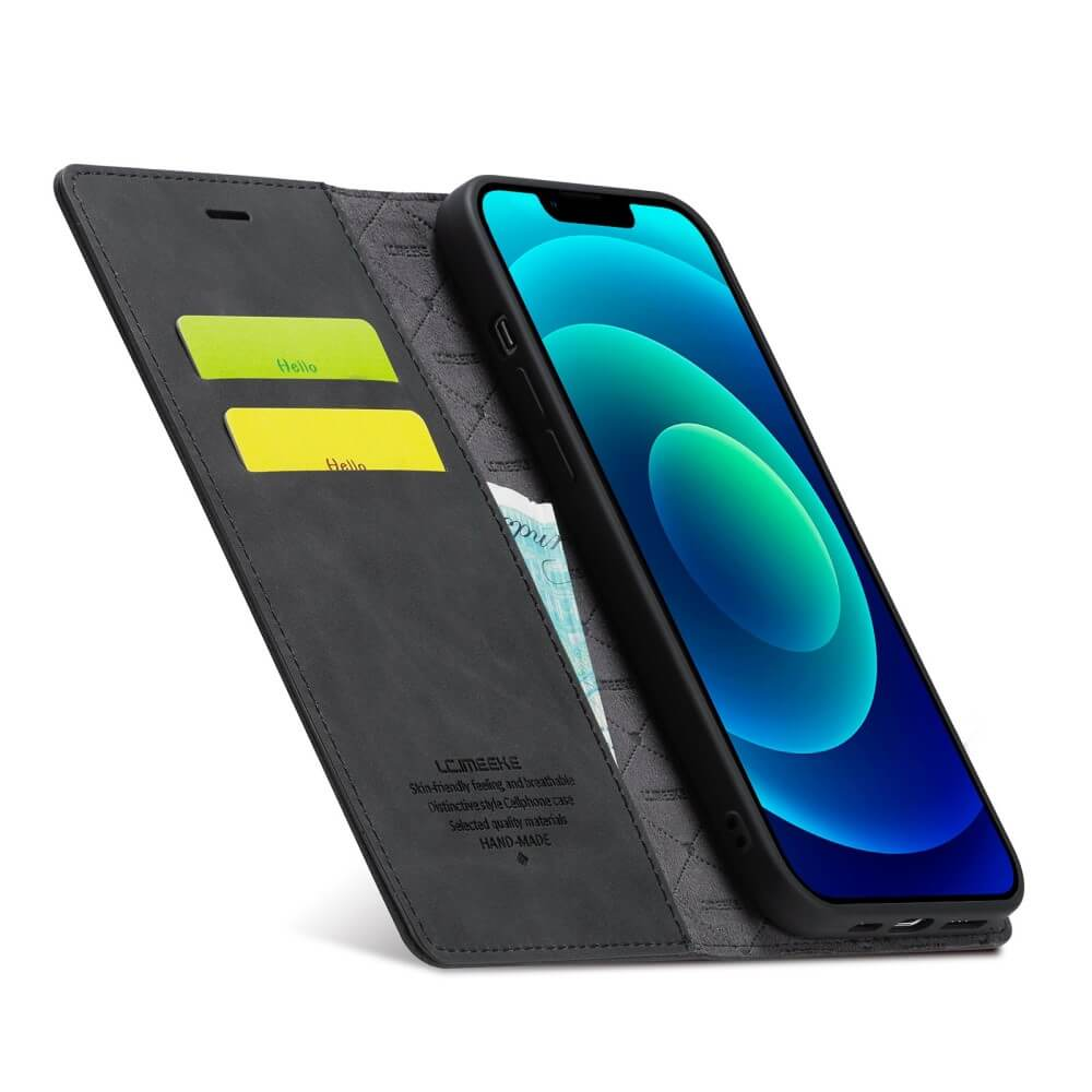 Custodia in pelle nera con due carte e un iPhone che mostra uno sfondo colorato.