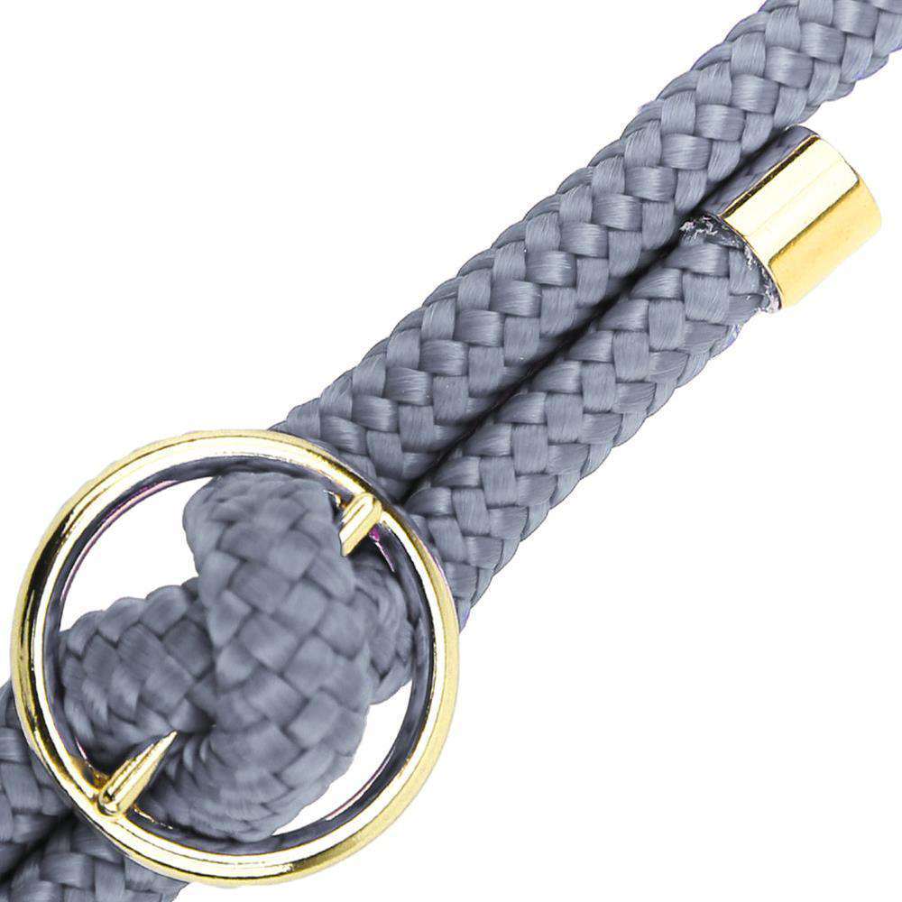 Corda intrecciata grigia con anello dorato e cappuccio dorato.