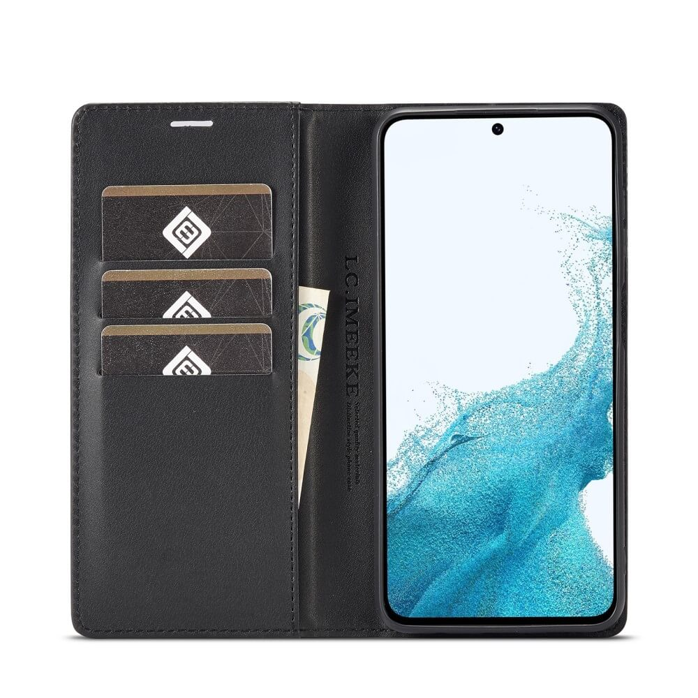 Étui de téléphone noir avec trois fentes pour cartes et un téléphone.