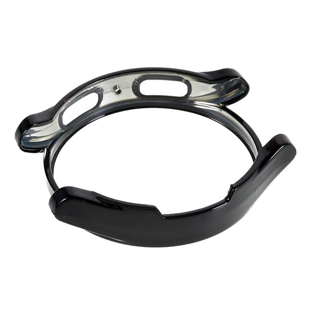 Un protège-lunette de montre noir en plastique avec découpes.