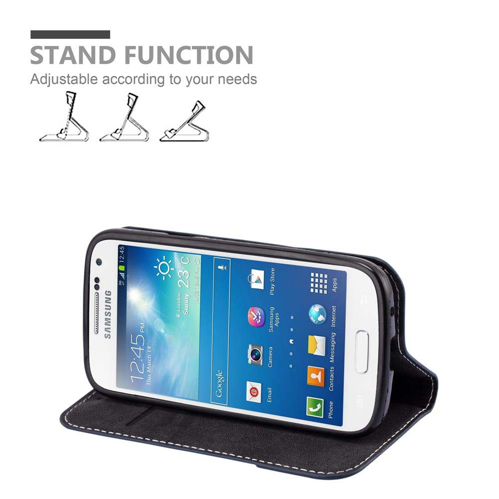 Uno smartphone Samsung in una custodia nera, usato come supporto.