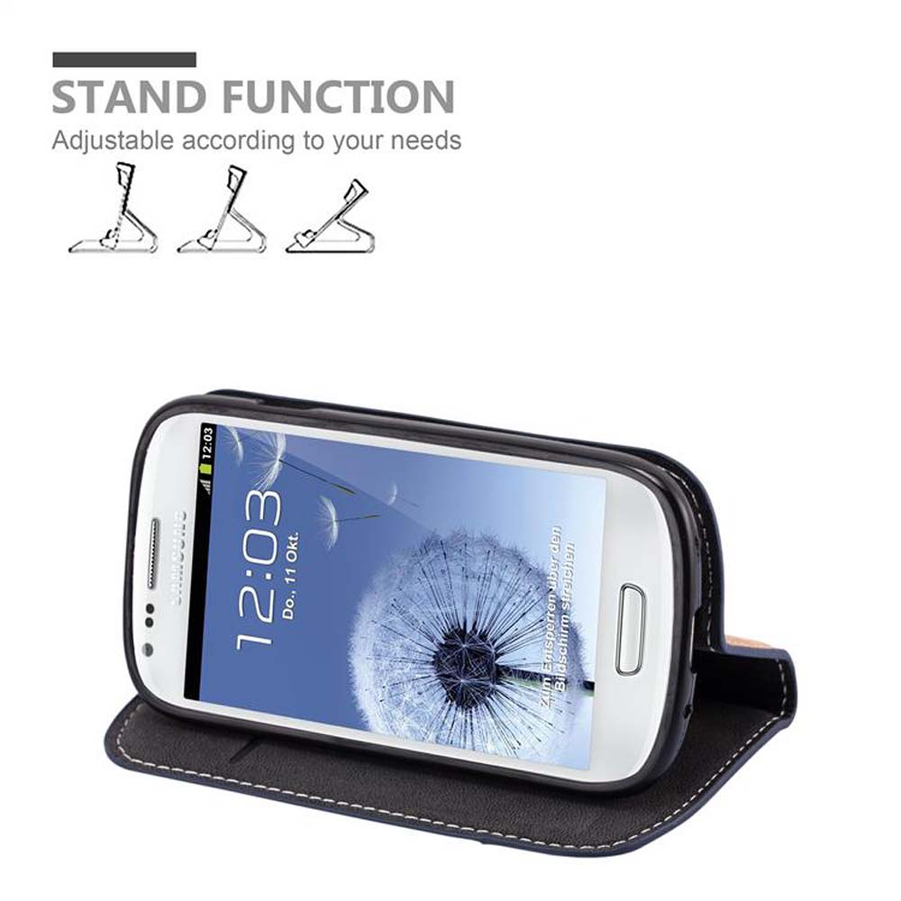 Handyhülle mit Standfunktion, zeigt Handy im Standmodus.