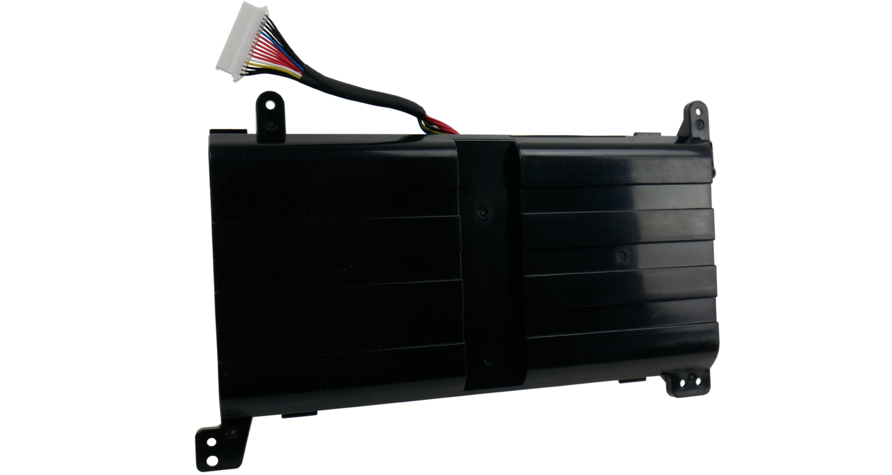 Czarny akumulator z kablem i białym złączem na białym tle.