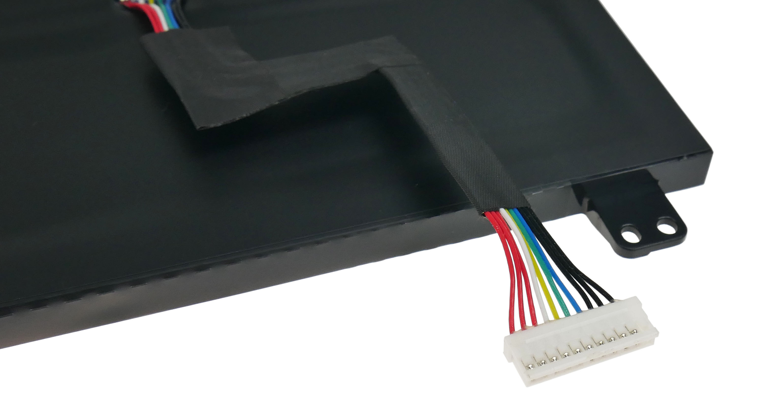 Czarny akumulator z kolorowymi przewodami i białym złączem.