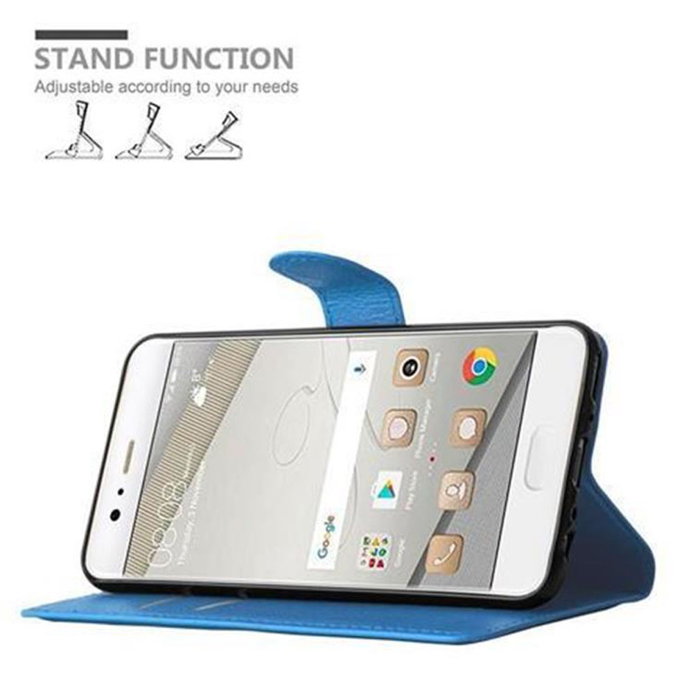 Un telefono blu in una custodia che funge da supporto.