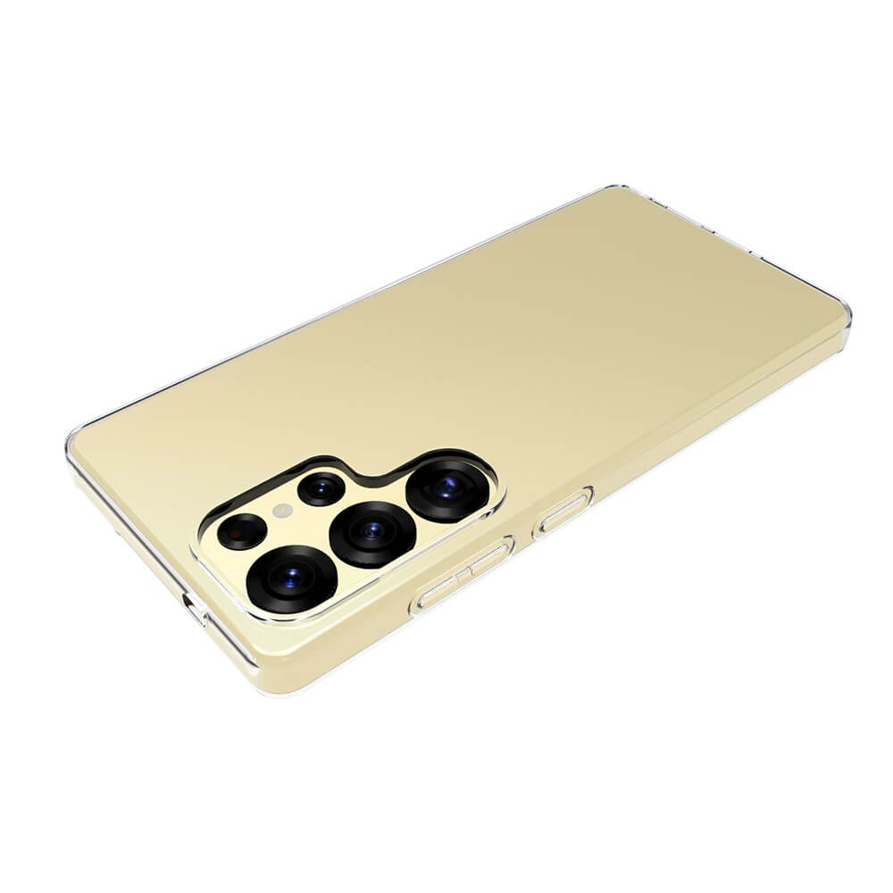 Il retro di uno smartphone dorato con un gruppo di quattro fotocamere.