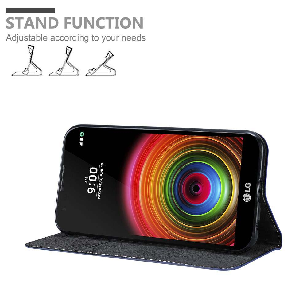 Uno smartphone LG in custodia blu con funzione stand. Ora: 9:00.