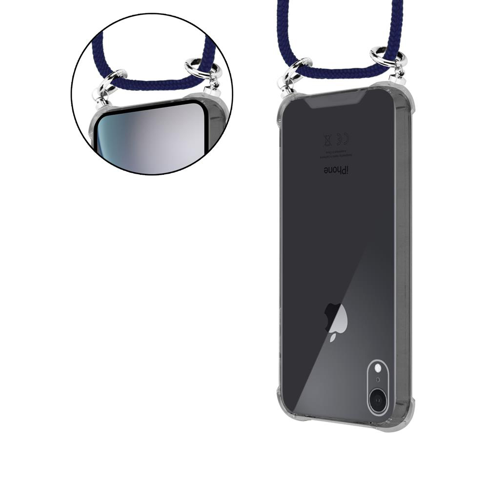 Ein transparentes iPhone-Gehäuse mit einem dunkelblauen Umhängeband, das an Metallringen befestigt ist.