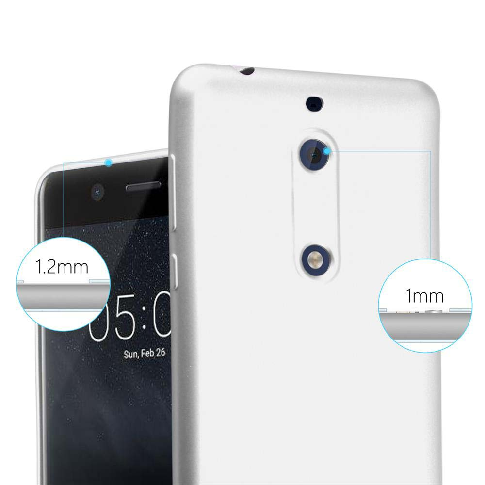 Uno smartphone bianco con la sua cover, che mostra primi piani dello spessore.