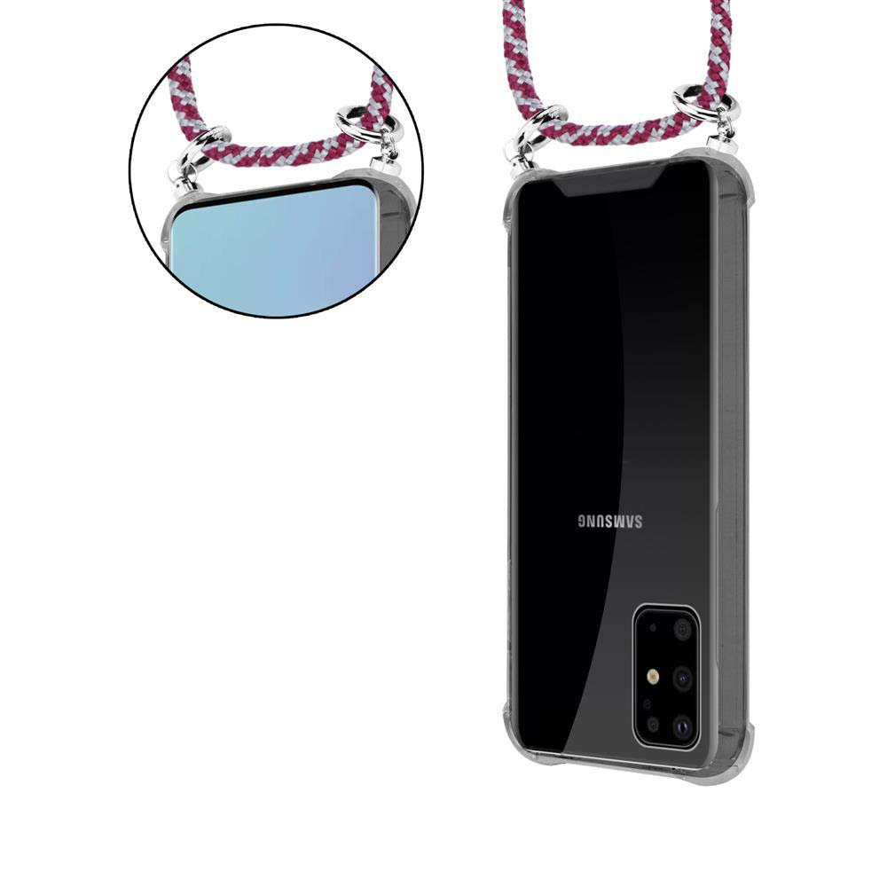Uno smartphone in custodia trasparente con cordino, mostrato su sfondo bianco.