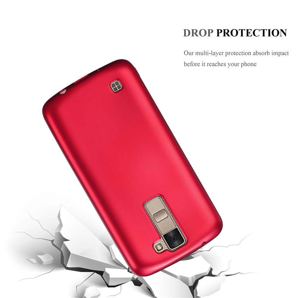 Custodia rossa per telefono cade su terreno crepato, mostrando protezione.