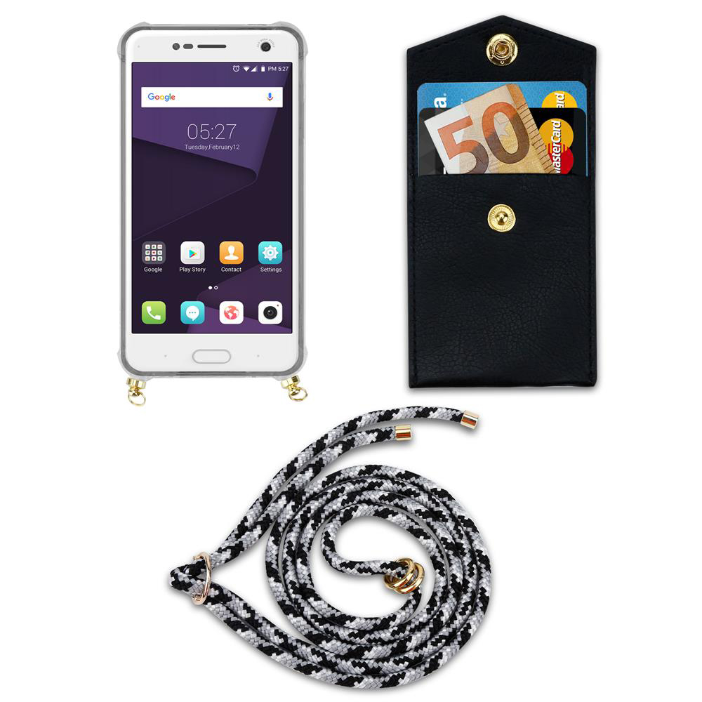 Smartphone mit Hülle, Portemonnaie mit Geld und Karten, und Lanyard auf weißem Grund.