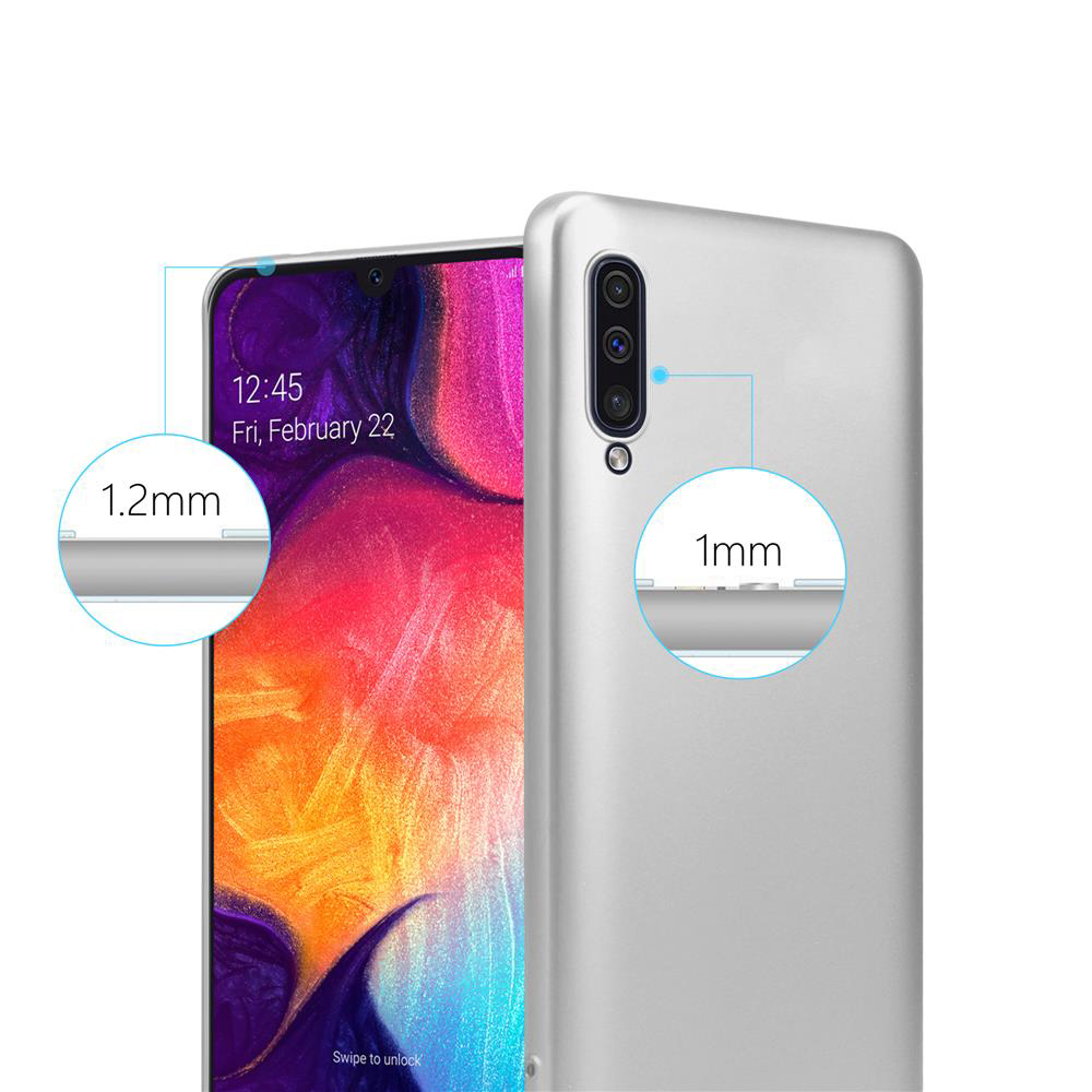 Telefono argento con custodia, che mostra 1,2mm e 1mm di spessore.