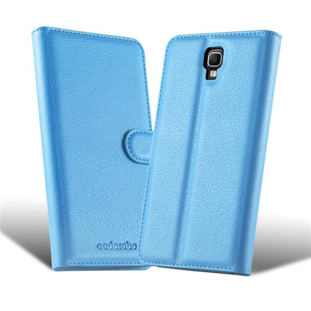 Eine hellblaue Lederhülle für ein Handy mit Kameraaussparung wird gezeigt.