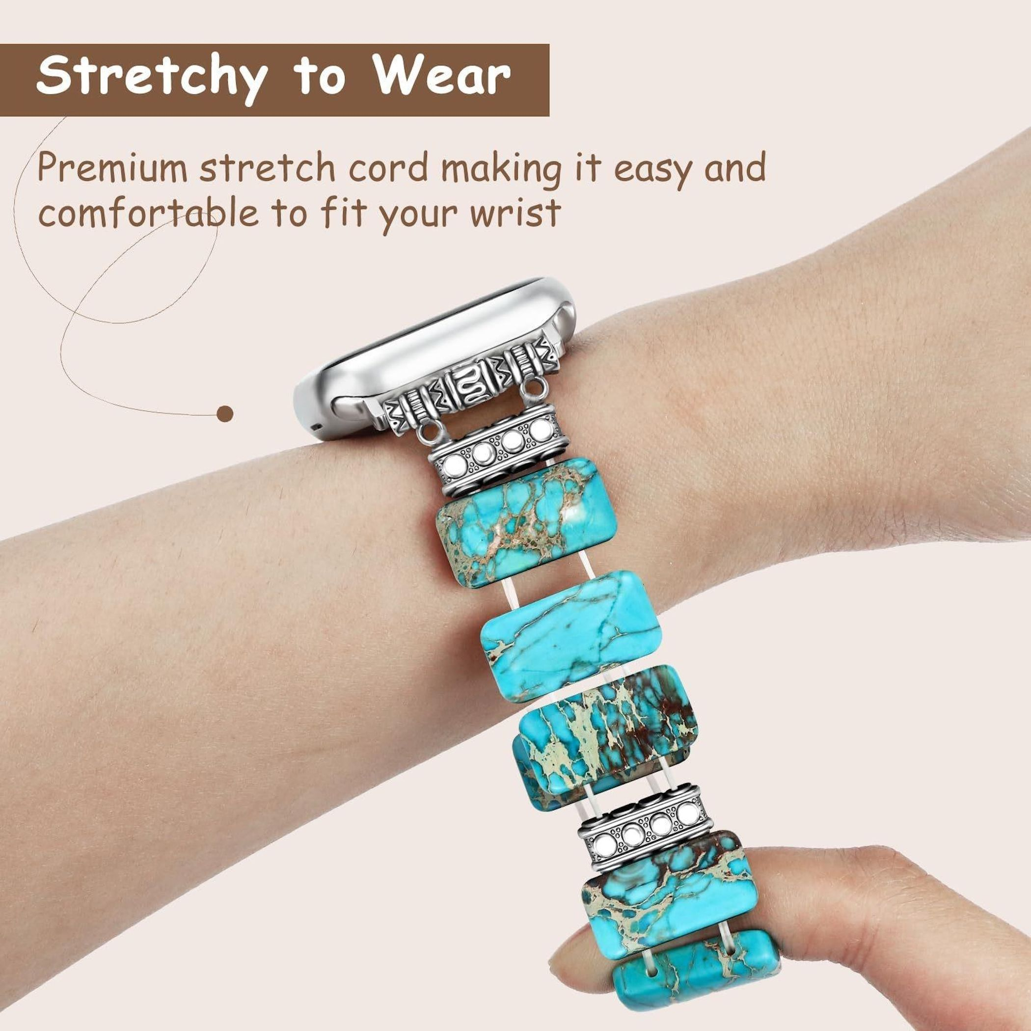 Ein silbernes Smartwatch-Armband mit Türkissteinen und silbernen Akzenten an einem Handgelenk.