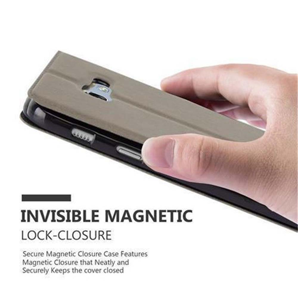 Mano che chiude una custodia per telefono grigia con chiusura magnetica invisibile.