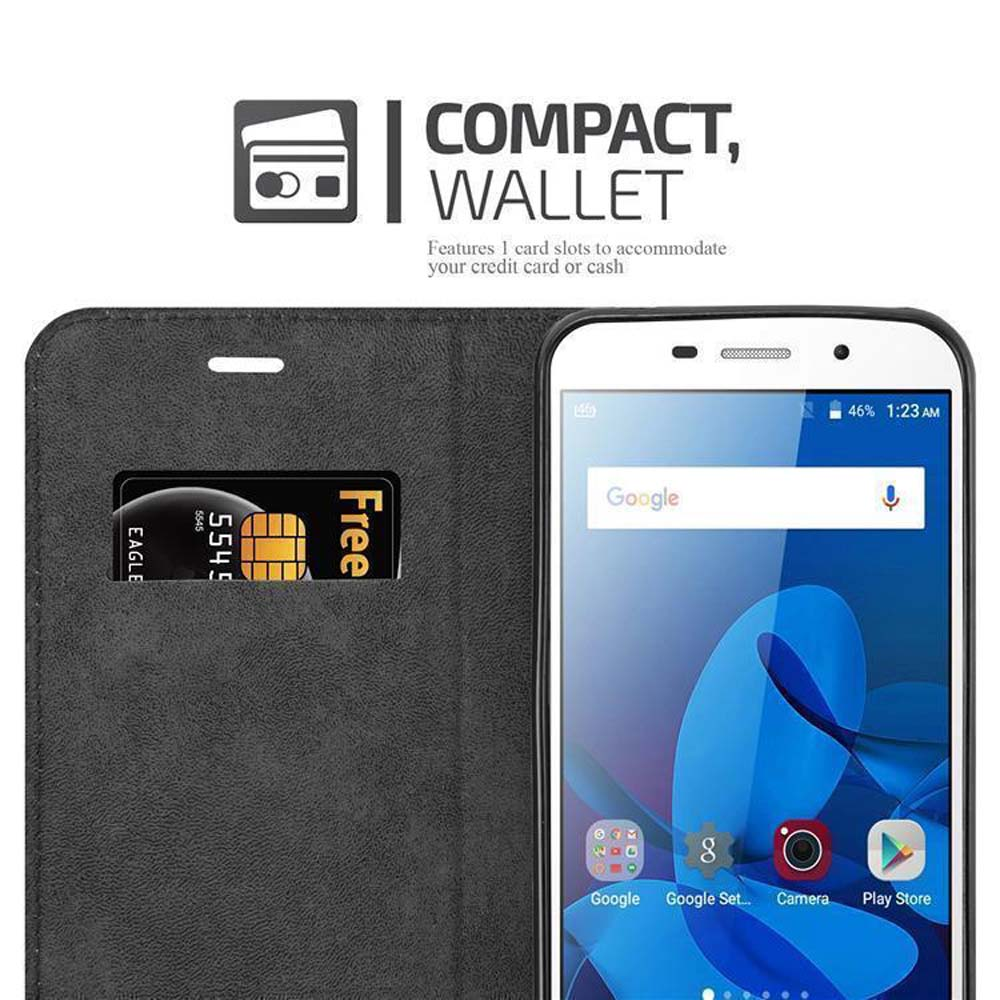 Portafoglio nero con una carta e uno smartphone che mostra la schermata Home di Google.