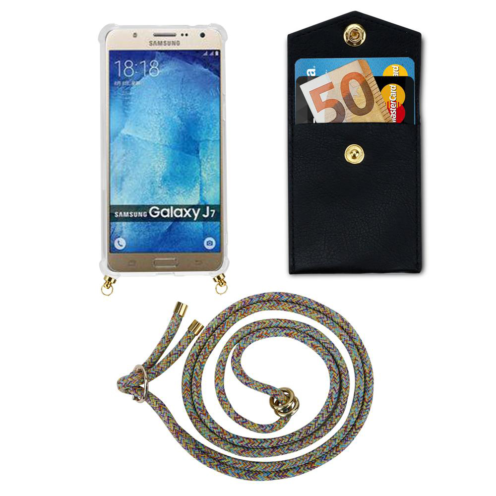 Un Samsung Galaxy J7 in custodia, un portafoglio con soldi e carte, e un cordino colorato.