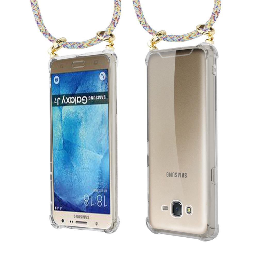 Uno smartphone in custodia trasparente con laccetto colorato, visto fronte e retro.